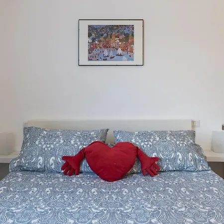 Guesthost - Piazza Bologna Comfortable Flat شقة روما