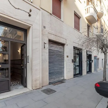 Apartamento Guesthost - Piazza Bologna Comfortable Flat *