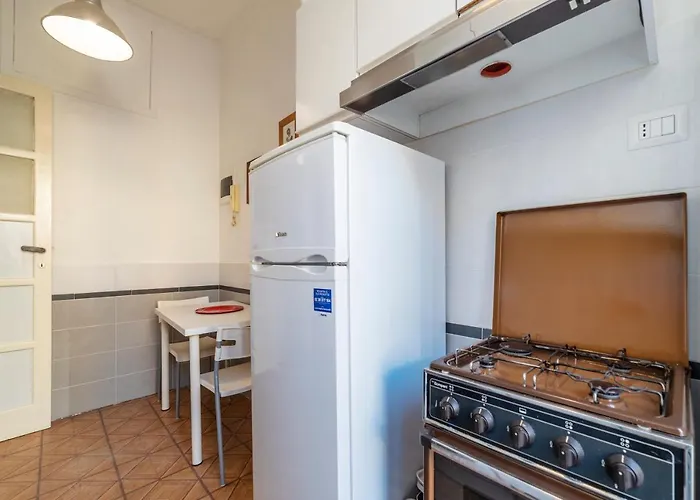 Guesthost - Piazza Bologna Comfortable Flat *