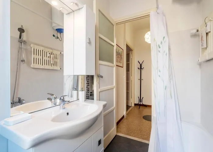 Guesthost - Piazza Bologna Comfortable Flat *