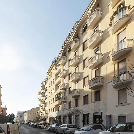 Guesthost - Piazza Bologna Comfortable Flat Roma
