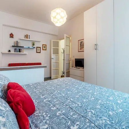 Guesthost - Piazza Bologna Comfortable Flat