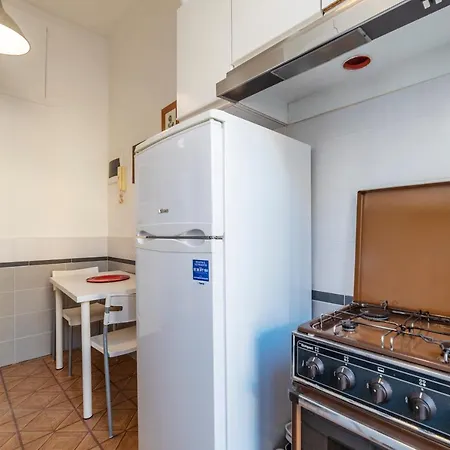 Guesthost - Piazza Bologna Comfortable Flat *