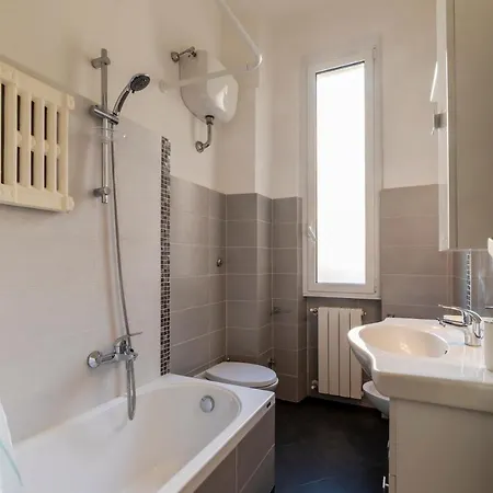 Daire Guesthost - Piazza Bologna Comfortable Flat *