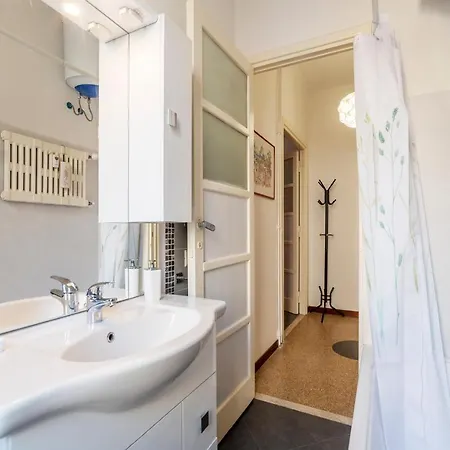 Guesthost - Piazza Bologna Comfortable Flat *