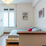 Guesthost - Piazza Bologna Comfortable Flat Rom